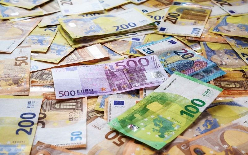 banknotes-currency-finance-7850299 banknotes, currency, finance-7850299.jpg